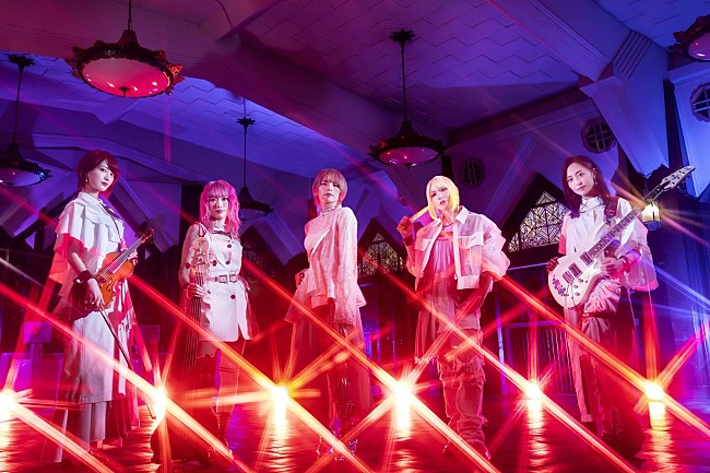 「East Of Eden、バイオリニスト・Ayasaを中心とした女性ミュージシャンが集結＆シングル「Evolve [Extended Version]」配信リリース」1枚目/8