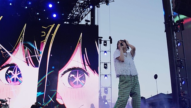「YOASOBI、ロサンゼルスで自身初となるライブパフォーマンスを披露」1枚目/12