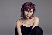 「岡田奈々、ソロデビューAL『Asymmetry』リリース発表」1枚目/1
