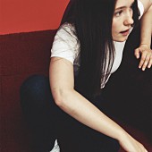 「シグリッド、新曲「ザ・ハイプ」公開「弱さを見せることにはパワーがある」」1枚目/1