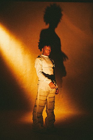 「d4vd、“うつ病と闘っていた幼なじみ”について書いた新曲「ノーツ・フロム・ア・リスト」公開」