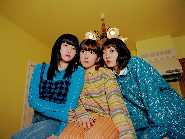 「Conton Candy、新曲「baby blue eyes」MV公開　「ファジーネーブル」含むEPリリースも決定」1枚目/4