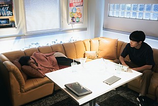 「「こっち向いてよ向井くん」“向井くん”赤楚衛二と“洸稀”波瑠の朝食シ－ンに反響 　「お互いに素を見せられる感じがいい」「２人はお似合い」」