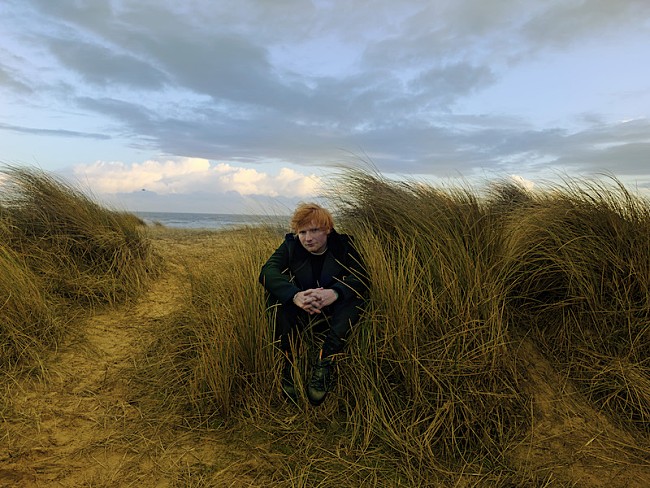 「エド・シーラン、ニューAL『オータム・ヴァリエーションズ』輸入盤国内仕様CDが10月リリース」1枚目/2