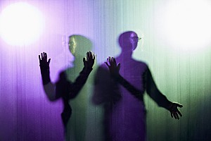 ケミカル・ブラザーズ、5年ぶりの来日公演が2024年2月に決定 | Daily