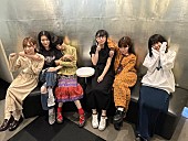 「BiSH、解散ライブ映像作品の初回生産限定盤に“メンバーの副音声”収録決定」1枚目/3