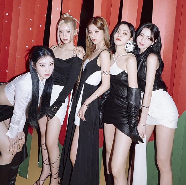 「ITZY、“童話・おとぎ話”がテーマの新曲「RINGO」MV公開」1枚目/4