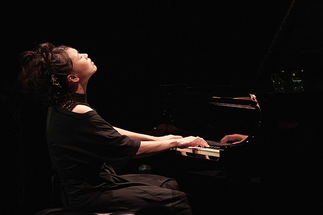 「上原ひろみ、一夜限りのソロピアノ公演【BALLADS】開催決定」1枚目/1