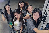「NewJeans、ゲーム『リーグ・オブ・レジェンド』世界大会のテーマ曲「GODS」MV公開」1枚目/1