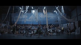 「櫻坂46、小島凪紗センターの三期生楽曲「マモリビト」MV公開」