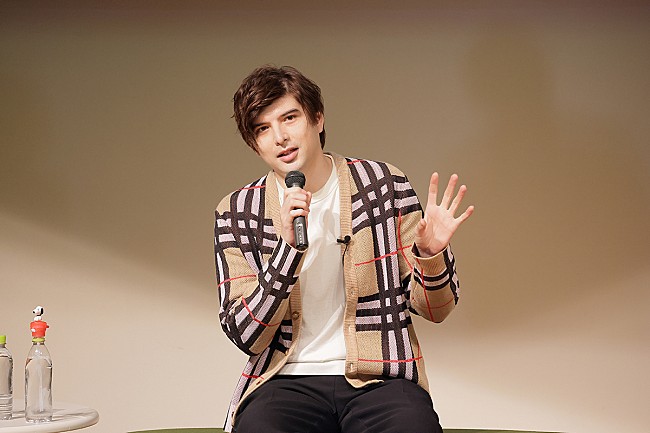 「城田優、神戸市外国語大学で講演会　学生たちと多様性、平和、ジェンダー平等などについて考える」1枚目/4