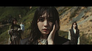 「櫻坂46、小林由依がセンターを務める楽曲「隙間風よ」MV公開」