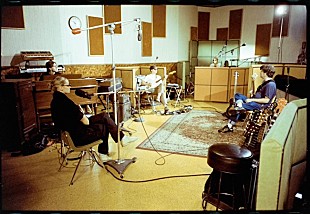 「バッドバッドノットグッド、シャーロット・デイ・ウィルソンとタッグを組んだ「Sleeper」公開」