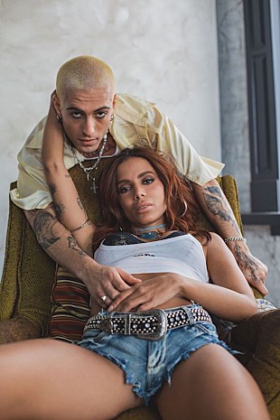 「アニッタ、情熱的な新曲「Mil Veces」公開　恋人役としてマネスキンのダミアーノがMV出演」