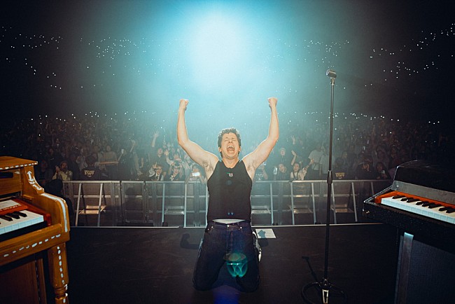 「＜ライブレポート＞チャーリー・プース　観客と共に歌い創り上げた5年ぶりの来日公演」1枚目/4