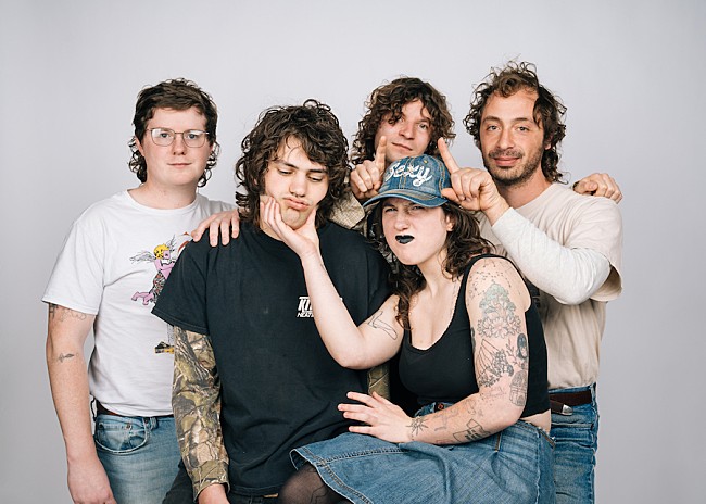 「ウェンズデイ、2024年3月に初来日公演決定」1枚目/2