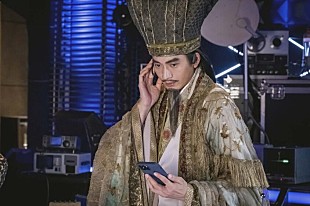 「「パリピ孔明」“孔明” 向井理と“英子”上白石萌歌がアザリエと対決　 「草船借箭反転の計、10万いいね返しとは。孔明恐るべし」」