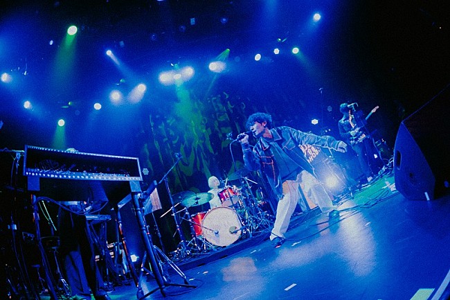 「＜ライブレポート＞“自分肯定タウンポップ”を掲げるゴホウビ、5周年記念ワンマンはカラフルな一夜に」1枚目/8