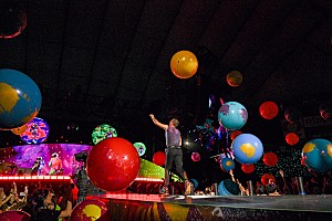 COLDPLAY コールドプレイ　チケット　2枚連番　11/7（火）　ゲストYOASOBI コールドプレイ来日公演 MUSIC OF THE SPHERES WORLD TOUR WITH