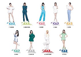 TWICEくじ」ほか、全国のファミマ店内にTWICEコラボグッズが続々登場