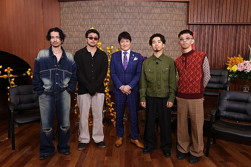 「King Gnuが『日曜日の初耳学』で林修と対談、メンバー4人揃ってバラエティ番組初登場」1枚目/6