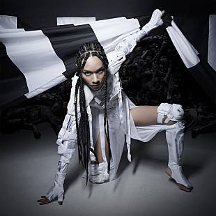 「女王蜂、TikTok LIVEより「虻と蜂」「HALF」ライブ映像公開」