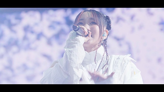 「YOASOBI、香港フェスでの「勇者」ライブ映像＆ラジオ『YOASOBI&#039;S OTSUMAMI Radio』エピソード2を公開」1枚目/5