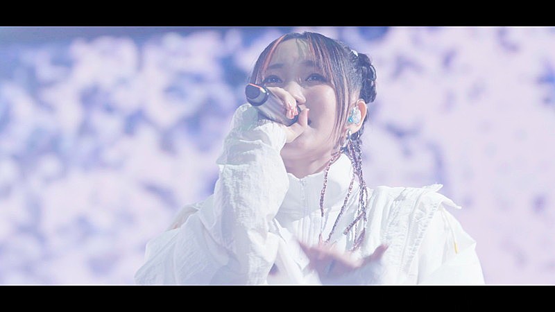 YOASOBI、香港フェスでの「勇者」ライブ映像＆ラジオ『YOASOBI'S OTSUMAMI Radio』エピソード2を公開