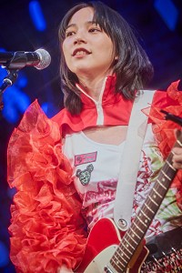 のん、パワフルなパフォーマンスで自身のファンに愛と感謝を伝えるクリスマス | Daily News | Billboard JAPAN