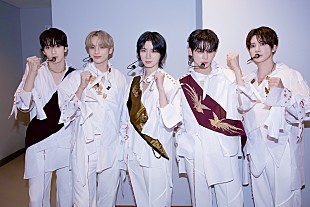 「TOMORROW X TOGETHER、【2023 SBS歌謡大祭典】で“クリスマスの悪夢”をコンセプトにステージ披露」