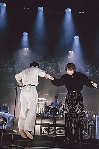UVERworld クリスマスライブ 2023 12/25 19:00～立見指定2枚 日本武道館 UVERworld、14年連続のクリスマスライブ 日本武道館夜公演レポート到着