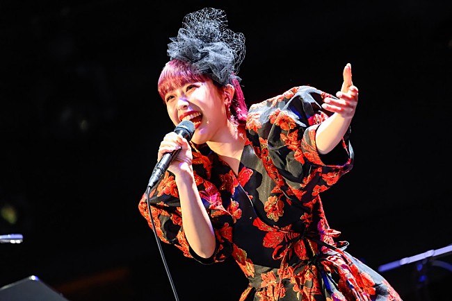 「日向ハル（フィロソフィーのダンス）、ビルボードライブ横浜で開催するバースデーライブに大島真帆（Penthouse）がゲスト出演」1枚目/2