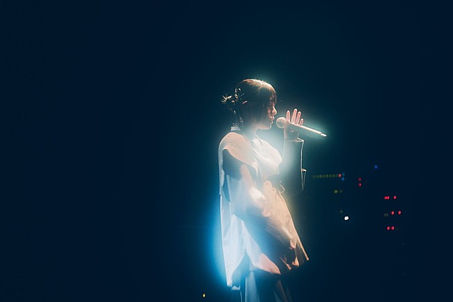 「八木海莉がキャリア初の東名阪ツアーで得た確かな自信、ネガティブで孤独な心に寄り添う歌声を届ける」1枚目/6