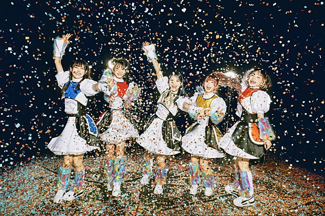 「豆柴の大群都内某所 a.k.a. MONSTERIDOL、1stシングル『わんダーらんど』4月リリース」1枚目/6