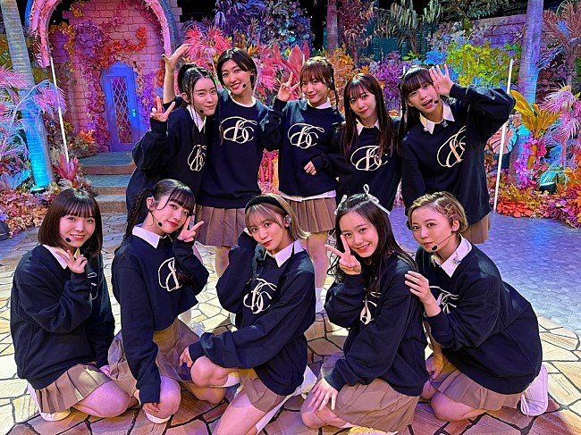 「エビ中、テレビ東京『あのちゃんの電電電波♪』にて8thアルバムから「BLUE DIZZINESS」テレビ初パフォーマンス　アルバムの詳細も発表」1枚目/1