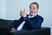 「＜インタビュー＞ヨーヨー・マ、「音楽を通じて、人々が生きた歴史を知ることは大切なこと」」1枚目/6