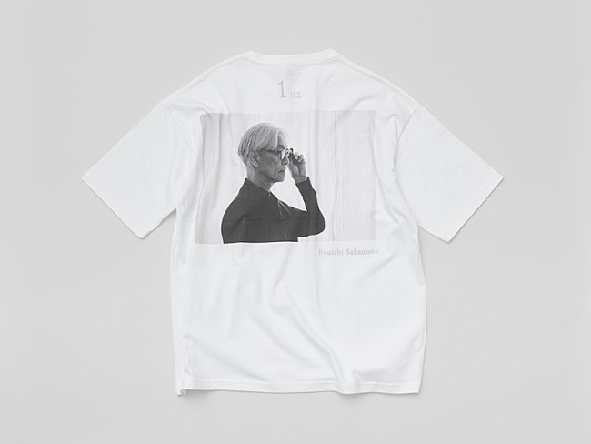 「坂本龍一の月命日である毎月28日に公式Tシャツ120枚限定販売へ」1枚目/6