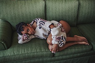 「ジャミーラ・ウッズ、「Still」のビデオを公開」