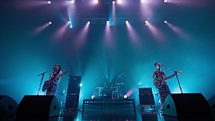 「羊文学、初のライブ音源リリース＆2023年ツアーより「more than words」の映像公開」