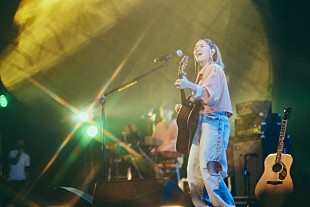 「＜ライブレポート＞Anly、ゲストにReiを迎えたバンドセットで酔わせた『26ml』ツアーファイナル」