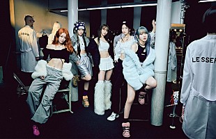 「LE SSERAFIM、ファッションモデルに変身した『EASY』最後のコンセプトフォト公開」