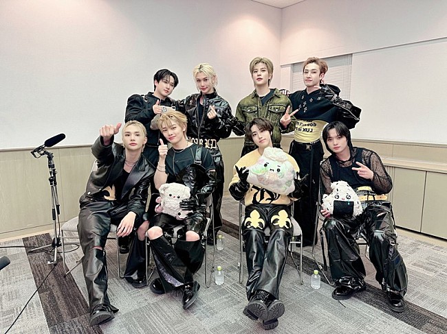 「Stray Kidsにインタビュー、与那嶺瑠唯（THE RAMPAGE）らゲストの『イワクラと吉住の番組』」1枚目/7