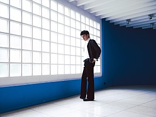 「デクラン・マッケンナ、今週発売のニューALから「マルホランズ・ディナー・アンド・ワイン」のMV公開」