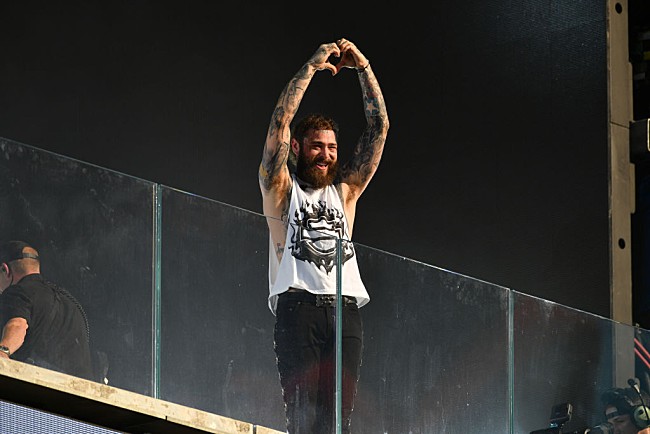 「ポスト・マローン、ルーク・コムズとの新しいカントリー・コラボ曲を予告」1枚目/1