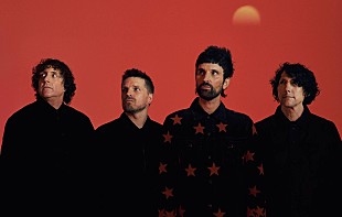 「カサビアン、疾走感溢れるダンス・ロック・ナンバー「コール」を解禁」