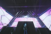 「＜ライブレポート＞星街すいせいとTAKU INOUEによるMidnight Grand Orchestraが初の有観客ライブ開催　宇宙を旅する没入感の高いスペースオペラを披露」1枚目/18
