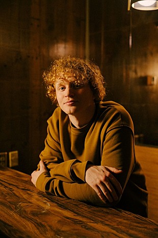 「ノックス、最新曲「ミー, マイセルフ・アンド・ユアー・アイズ」リリース」