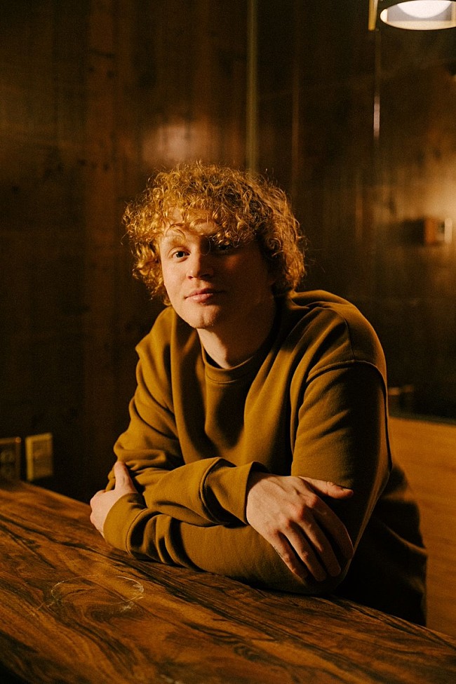 「ノックス、最新曲「ミー, マイセルフ・アンド・ユアー・アイズ」リリース」1枚目/2