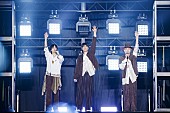 「SHINeeの6年ぶりドーム公演が終幕、メンバーもシャヲルも感涙」1枚目/9