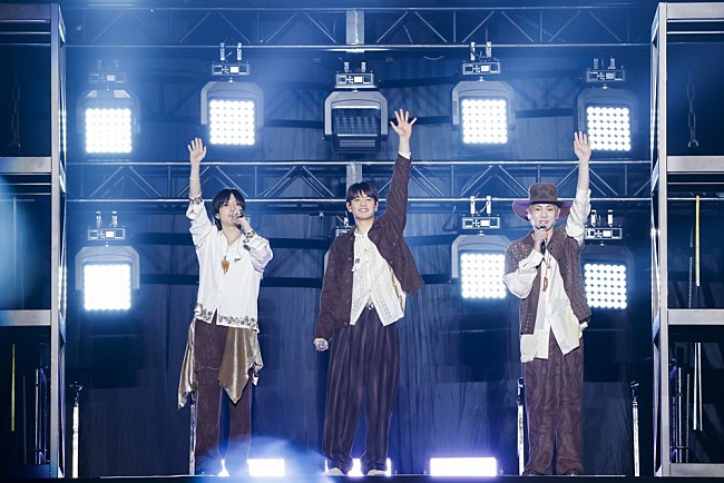 「SHINeeの6年ぶりドーム公演が終幕、メンバーもシャヲルも感涙」1枚目/9